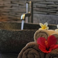 In our holiday villa in Bali towels are laid down in a fun way in the bathroom.