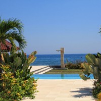 Holiday villa in Bali with pool and outdoor shower.