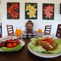 Enjoy eating in the spacious dining room of the house in Bali.