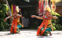 Enjoy the beautiful Balinese dances.