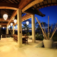 Enjoy the nightfall on the terrace in Bali.