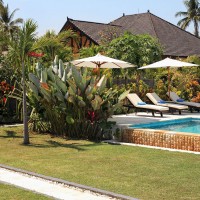 Relax at the pool surrounded by a beautiful garden in our holiday in Bali.